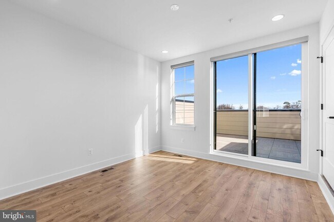 Building Photo - 3104 Camber Pl