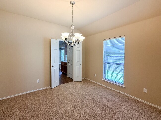 Building Photo - 3 bed, 2 Bath Home in North Fort Worth