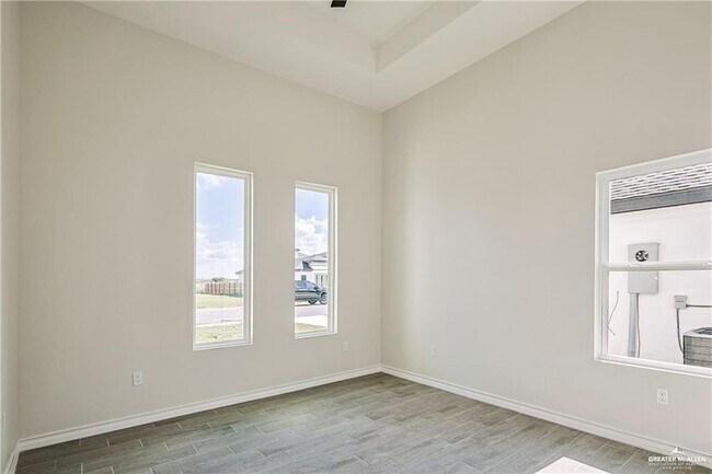Building Photo - 16 Sunrise Ln