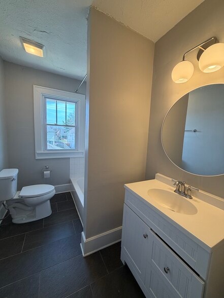 Building Photo - 3827 Central Ave