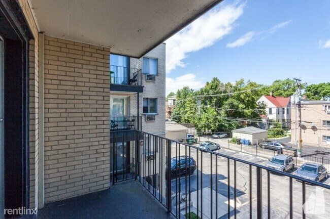 Building Photo - 1340 W Touhy Ave