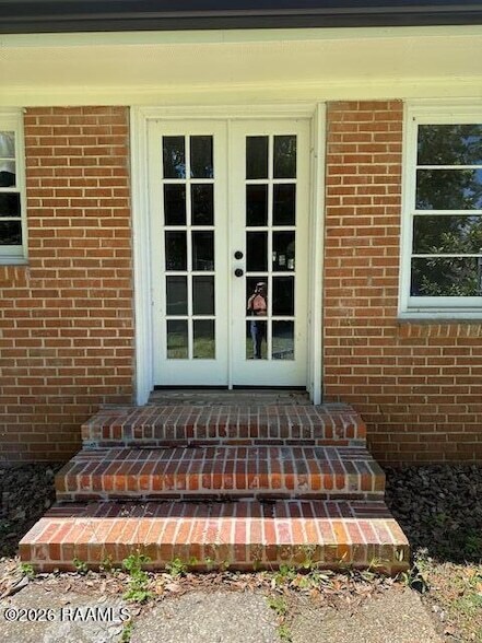 Building Photo - 244 N College Rd