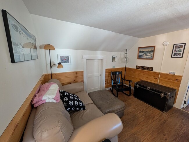 Building Photo - 73 Highland St