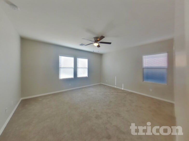 Building Photo - 35381 W Santa Clara Ave