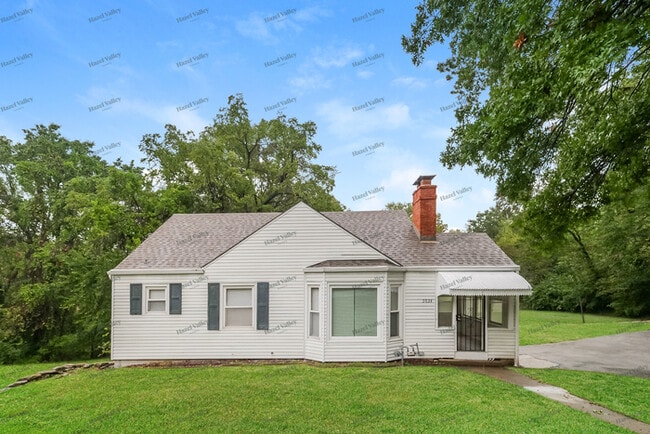 Primary Photo - 5024 Glenside Dr