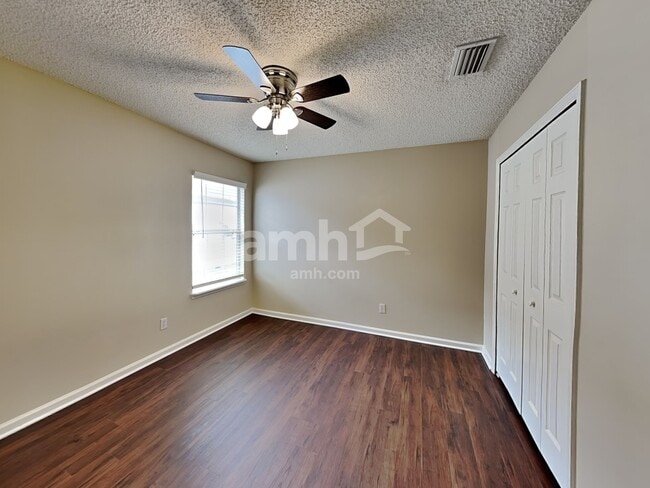 Building Photo - 2711 Salina Ct