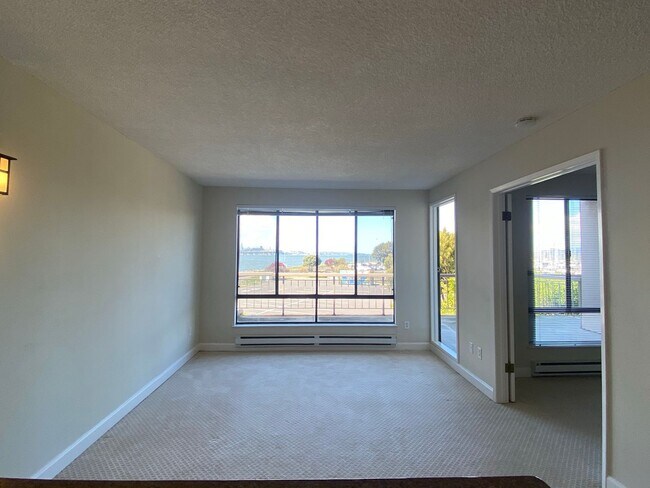Building Photo - Studio Condo Available Now