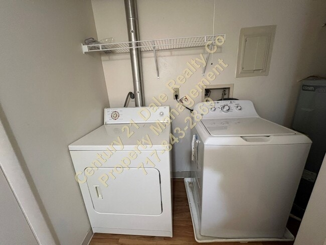 Building Photo - 2 Bedroom Townhouse in West York