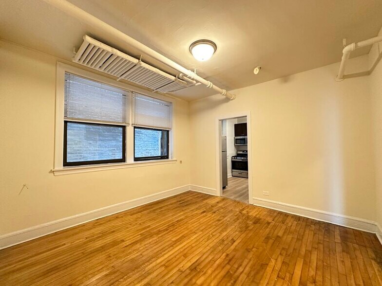 Building Photo - 2330 N Spaulding Ave