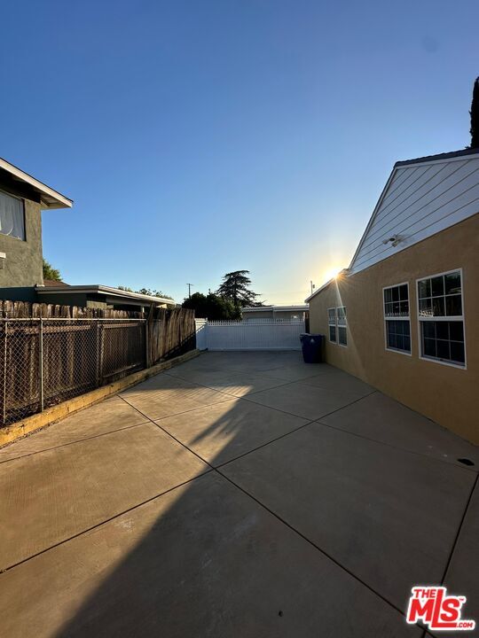 Building Photo - 10429 Oro Vista Ave
