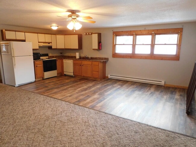 Building Photo - "Charming 2-Bedroom Retreat in Pequot Lakes!"