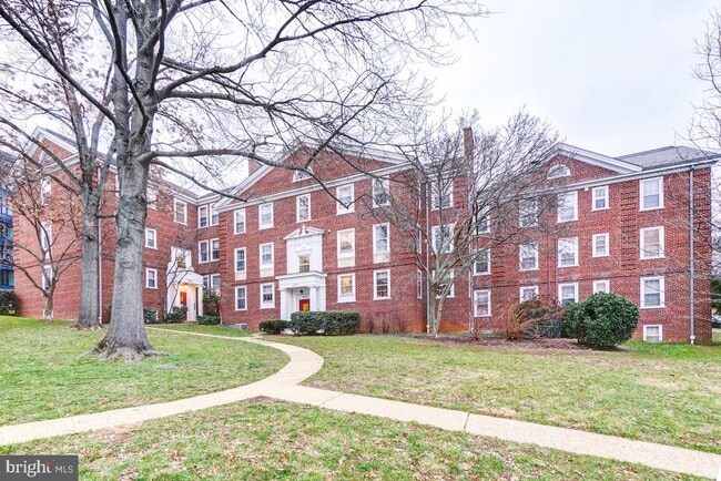 Building Photo - 3855 Rodman St NW