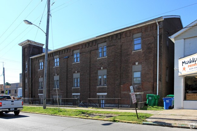 Building Photo - Mcdowell Manor