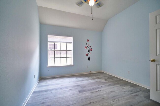 Building Photo - 4503 Oak Valley Dr