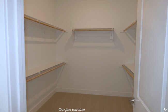 Building Photo - Canyon View Estates, Unfurnished, long Term