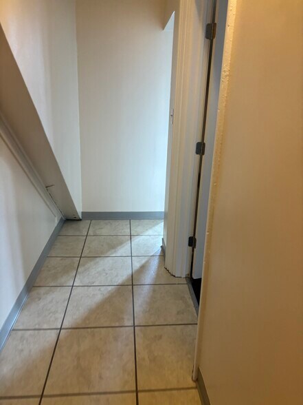 Building Photo - 1509 6th Ave