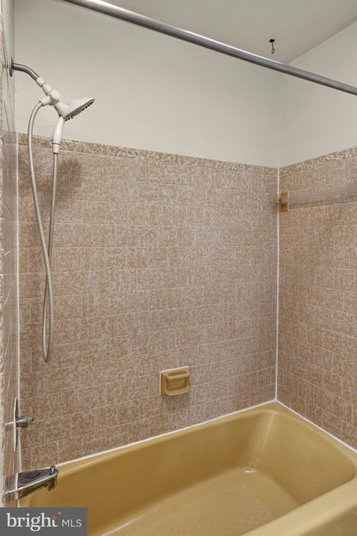 Building Photo - 770 Trenton Ave