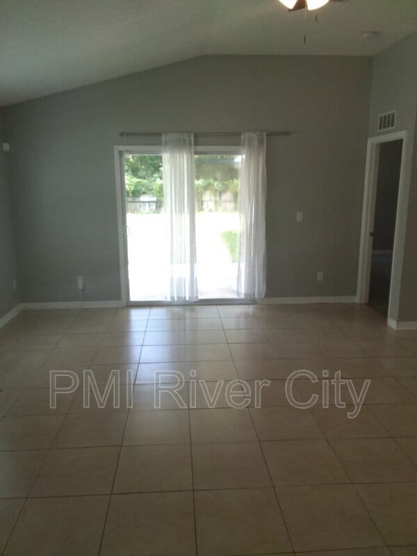 Building Photo - 818 Filmore Ln
