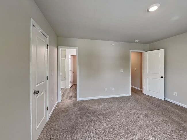 Building Photo - 1087 Benfield Ridge