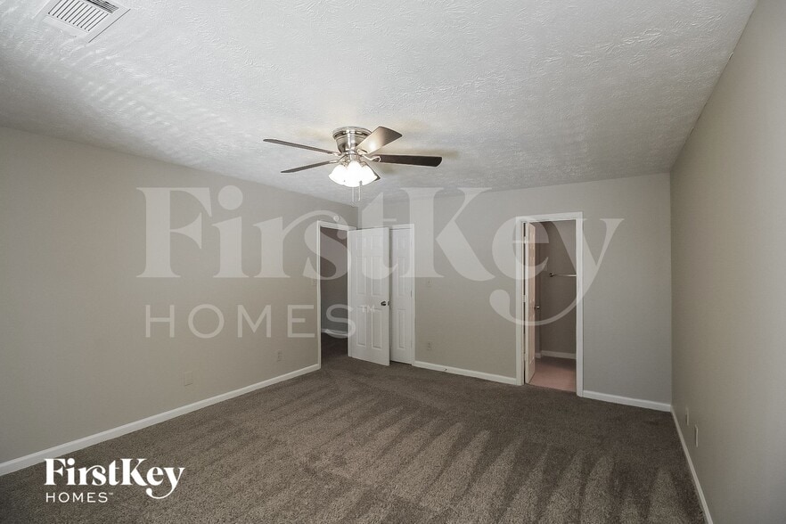 Building Photo - 9207 Fairway Ct