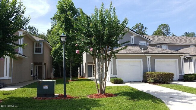Building Photo - 807 Scrub Jay Dr