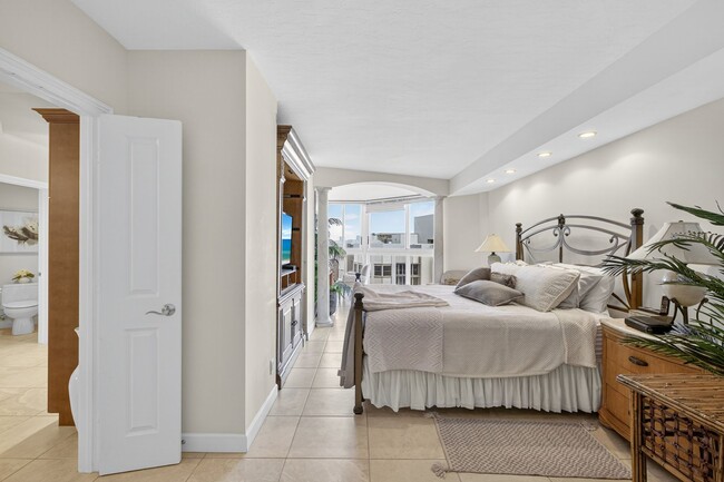 Building Photo - Rare 18th-Floor 3 bed, 3 bath Beachfront Condo at The Savoy!