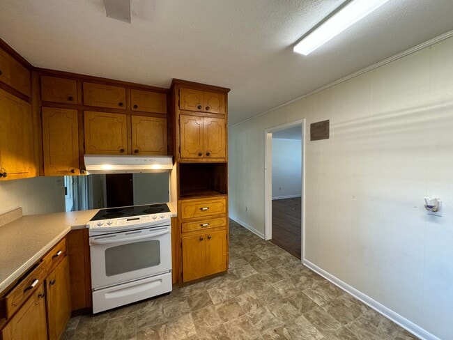 Building Photo - 901 4th Ave NE