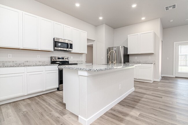 Building Photo - 2021 Escalara St
