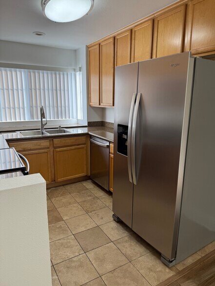 Building Photo - 3585 Grove St