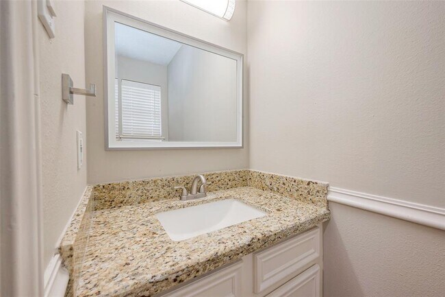 Building Photo - 15511 Rana Ct
