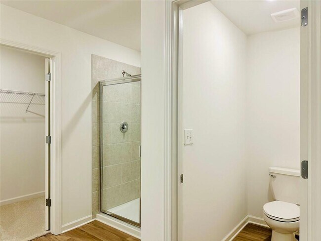 Building Photo - 1400 Hunter Trl
