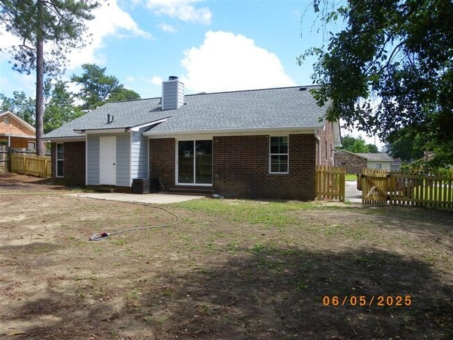 Building Photo - 929 N Willowick Dr