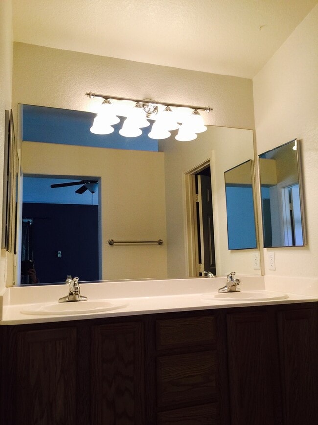 Building Photo - Must See Home in Gated Community!