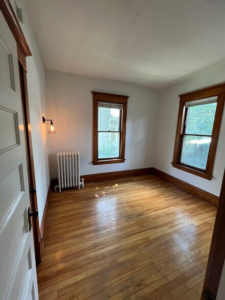 Building Photo - 2424 Stevens Ave