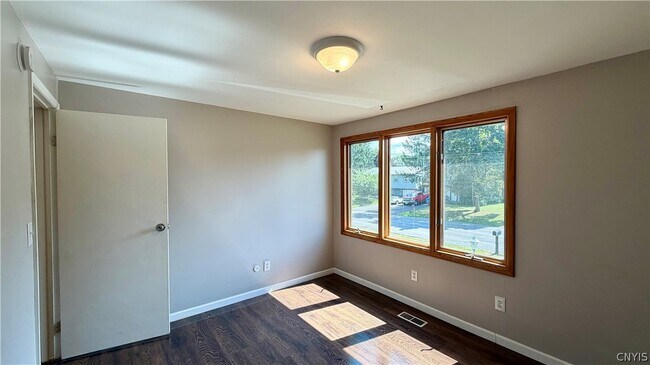 Building Photo - 104 Finwood Dr