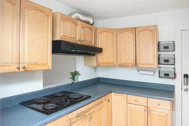 Building Photo - 13700 SW 62nd St