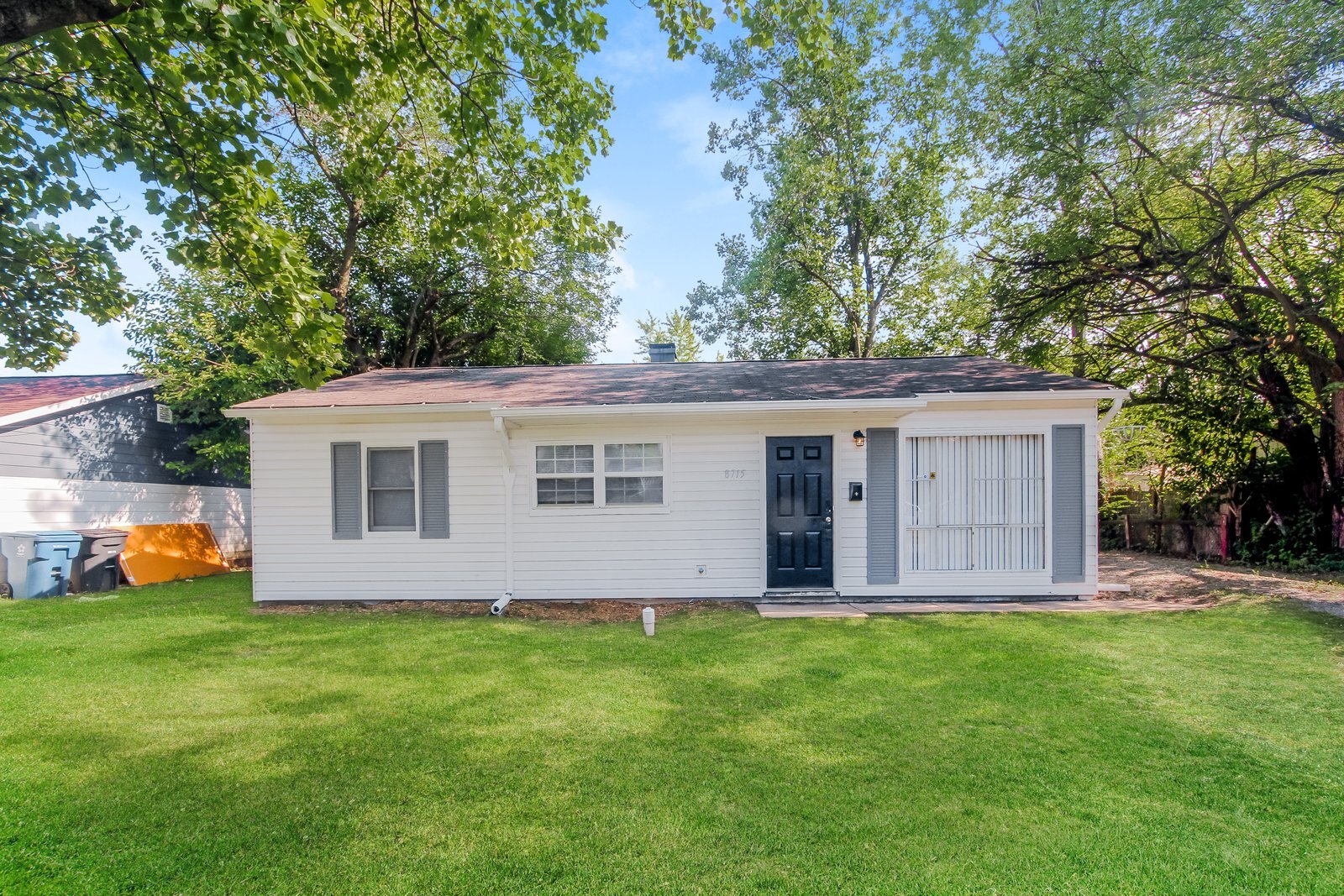 Building Photo - 8715 Montery Rd