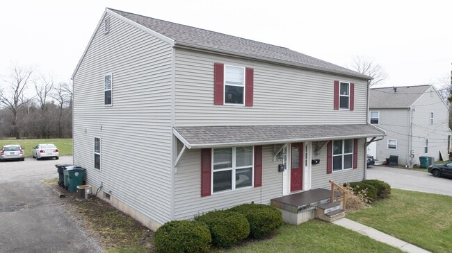 Building Photo - 917 Burcham Dr