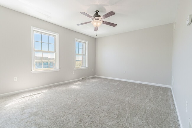 Building Photo - 2256 North Point Dr