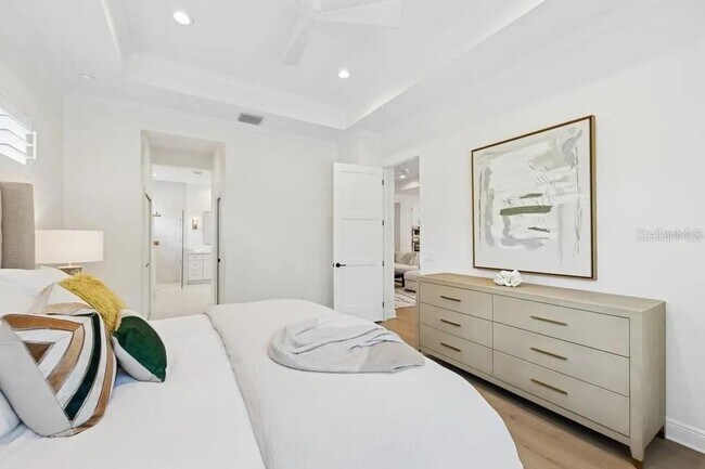 Building Photo - 7346 Edenmore St