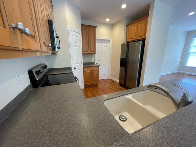 Building Photo - 102 LittleBranch Trail