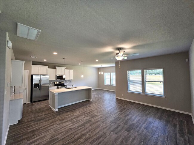 Building Photo - 25609 Aster Trl