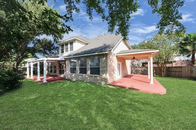 Building Photo - 4422 Roundtree Ln