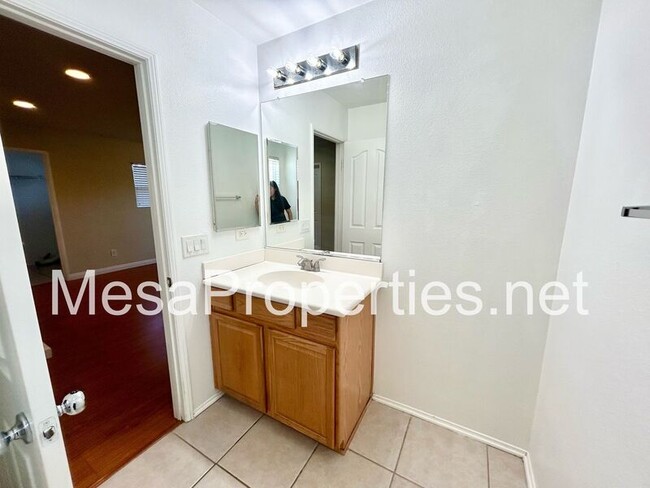 Building Photo - 14051 Yearling Ln