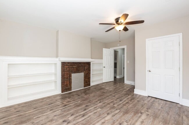 Building Photo - Gorgeous Move-In Ready Home