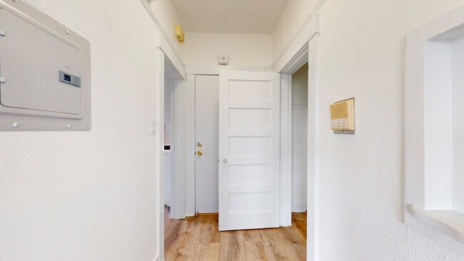 Building Photo - 3097 Washington St