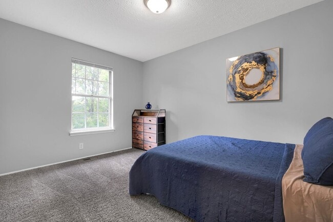 Building Photo - Two bedroom townhome, bath and half with washer and dryer connections