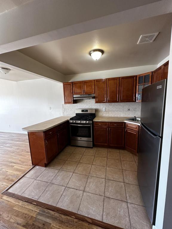 Building Photo - 227 beach 28th st 3fl
