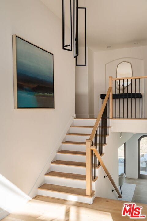 Building Photo - 1666 Summitridge Dr