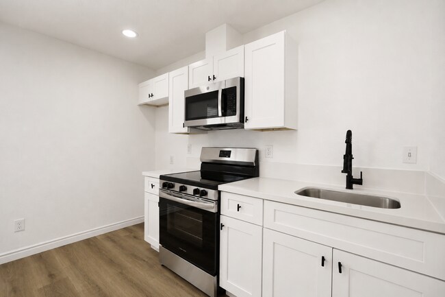 Building Photo - 5822 Virginia Pl